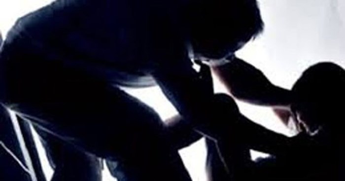 Bắt kẻ giao cấu với con riêng của người tình đến có thai