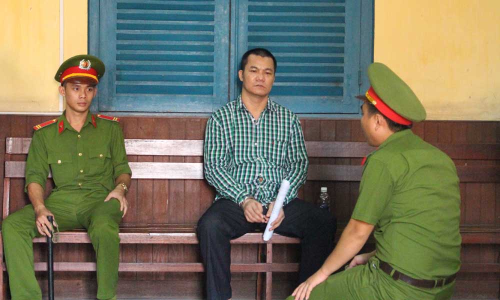 Hỗn chiến chết người vì nghi sàm sỡ chị vợ trong đám cưới