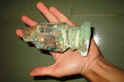 12 thợ lặn xuống biển Dung Quất vớt cổ vật trong tàu đắm