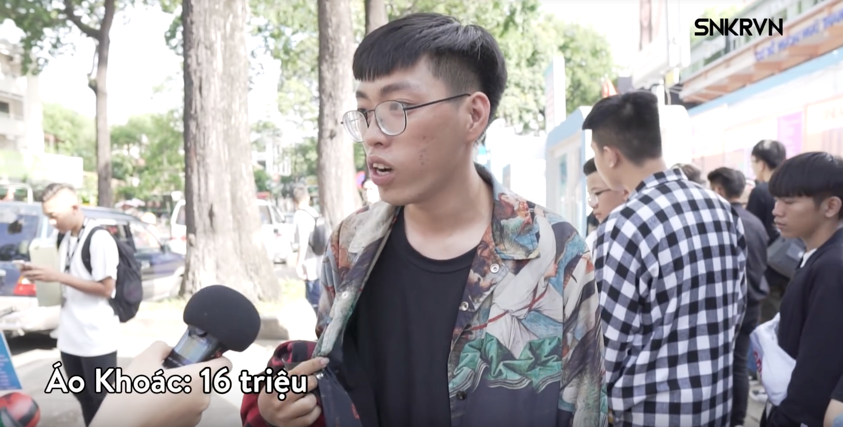 Xem giới trẻ Việt tự bóc set đồ của mình tại Sneaker Fest 2018 mà choáng, có bộ lên đến cả trăm triệu đồng! Xem giới trẻ Việt tự bóc set đồ của mình tại Sneaker Fest 2018 mà choáng, có bộ lên đến cả trăm triệu đồng!