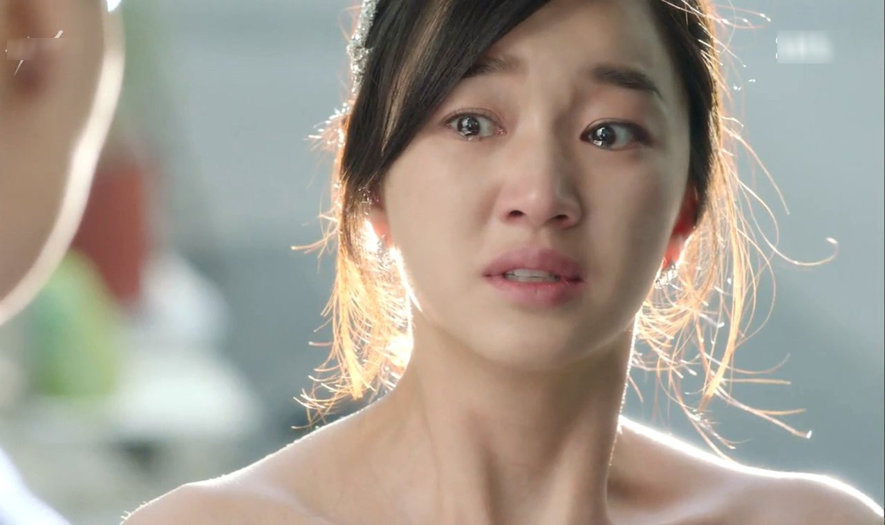 Bắt quả tang chồng nhắn tin hẹn hò thân mật với đồng nghiệp nữ, vợ còn bị mắng ngược không tôn trọng sự riêng tư