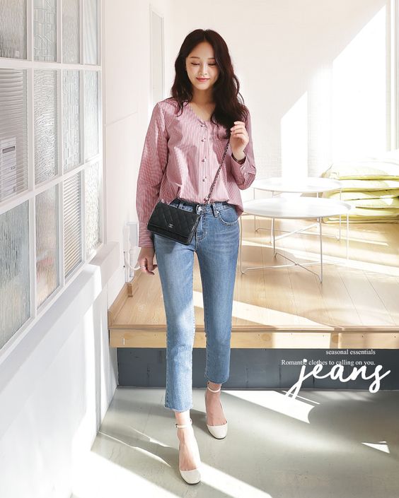 Phối quần jeans ống lửng cho ngày gió mưa