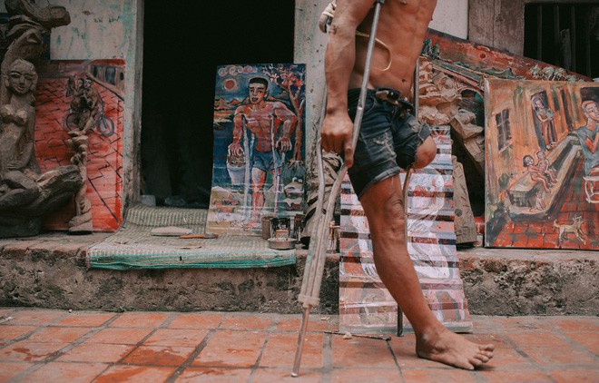 Gặp người họa sĩ cụt chân trong bộ ảnh gây sốt của nữ sinh trường SKĐA: Hóa điên sau 20 lần cất công tìm người vợ bỏ đi nhưng không thấy