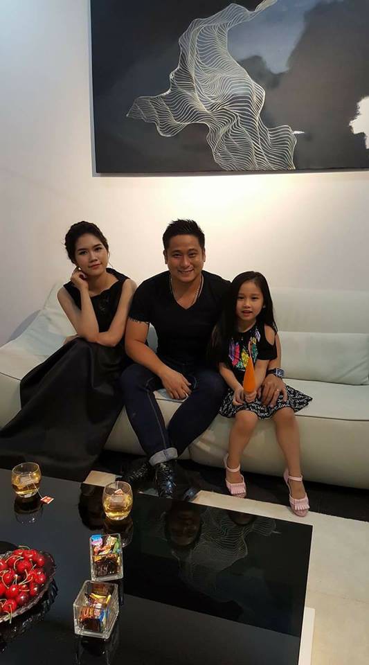 Vợ kém 13 tuổi của diễn viên bí ẩn nhưng quyền lực nhất Quỳnh búp bê