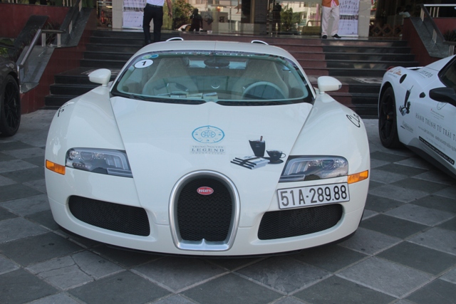 Choáng với dàn siêu xe hàng trăm tỷ đồng có mặt tại Hà Tĩnh