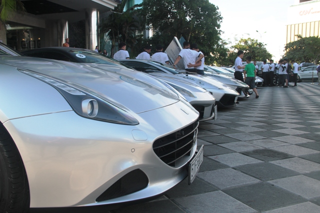 Choáng với dàn siêu xe hàng trăm tỷ đồng có mặt tại Hà Tĩnh