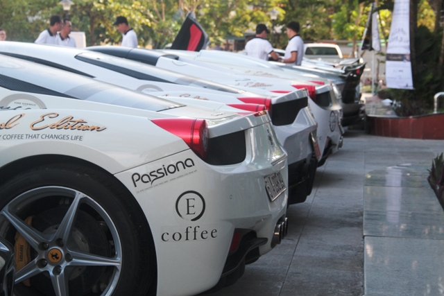 Choáng với dàn siêu xe hàng trăm tỷ đồng có mặt tại Hà Tĩnh