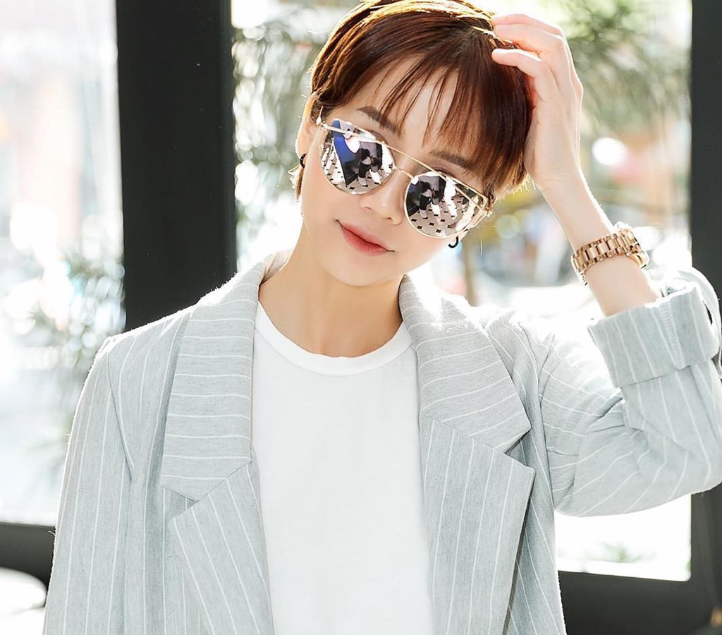 Giới trẻ mặc đồ trăm triệu đồng: Đừng dạy nhà giàu cách tiêu tiền