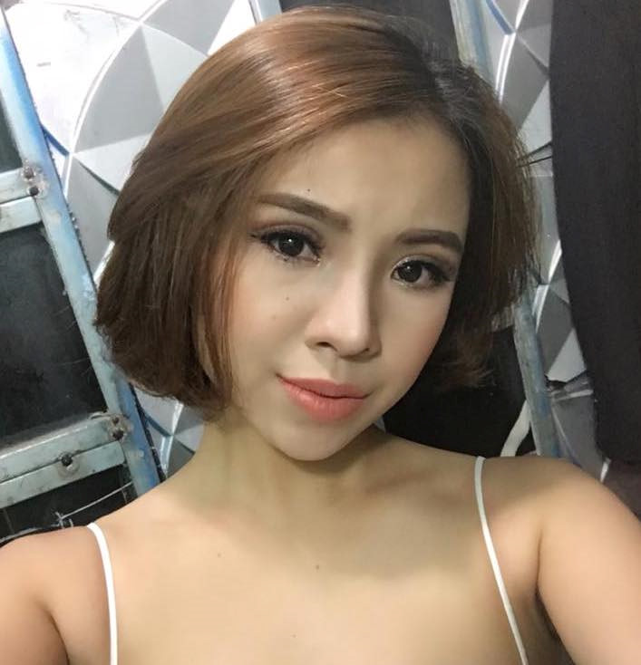 Hot girl cổ vũ World Cup được chú ý khi đóng Quỳnh búp bê