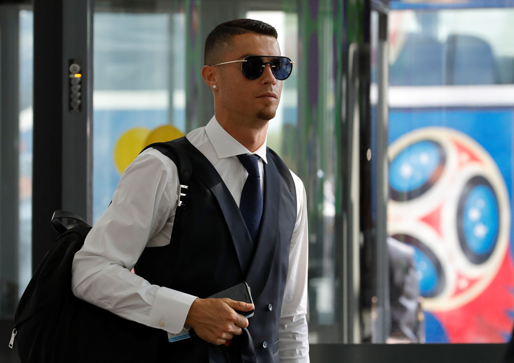 CĐV phấn khích vì Perez bán Ronaldo với giá hời