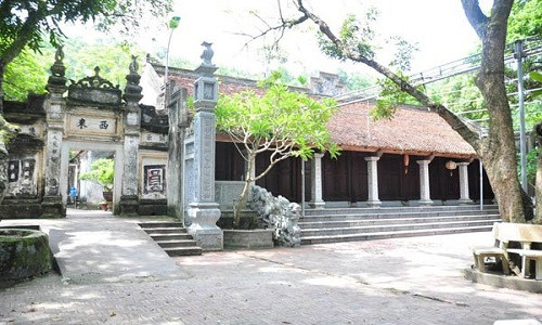 Lá bùa hình người và chuyện hãi hùng trong ngôi chùa nhốt vong