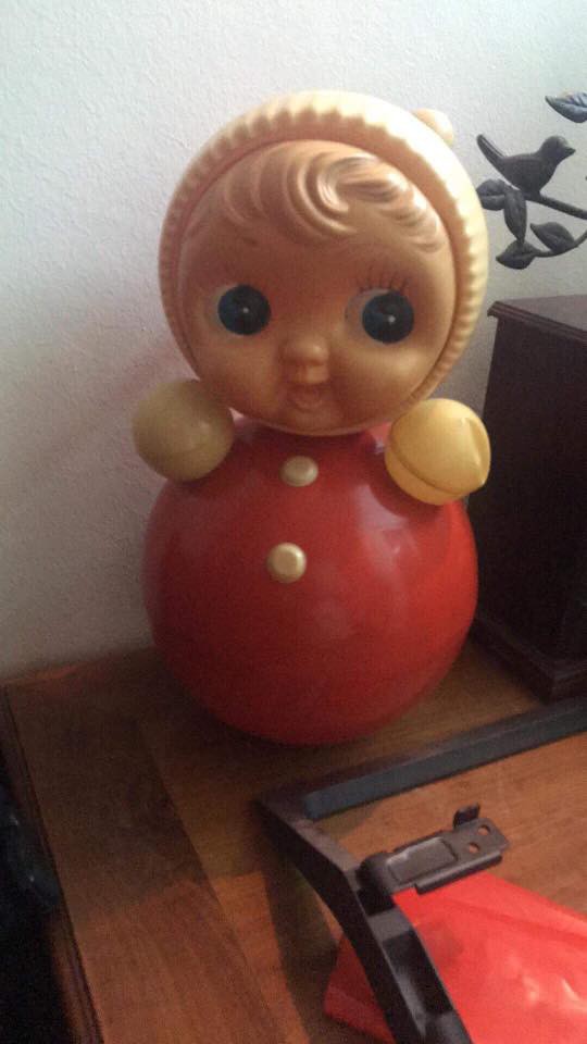 Địa chiến khoe đồ cổ: Có chiếc quạt từ năm 1982, 23 tuổi vẫn giữ combo mũ tất len lúc mới sinh!