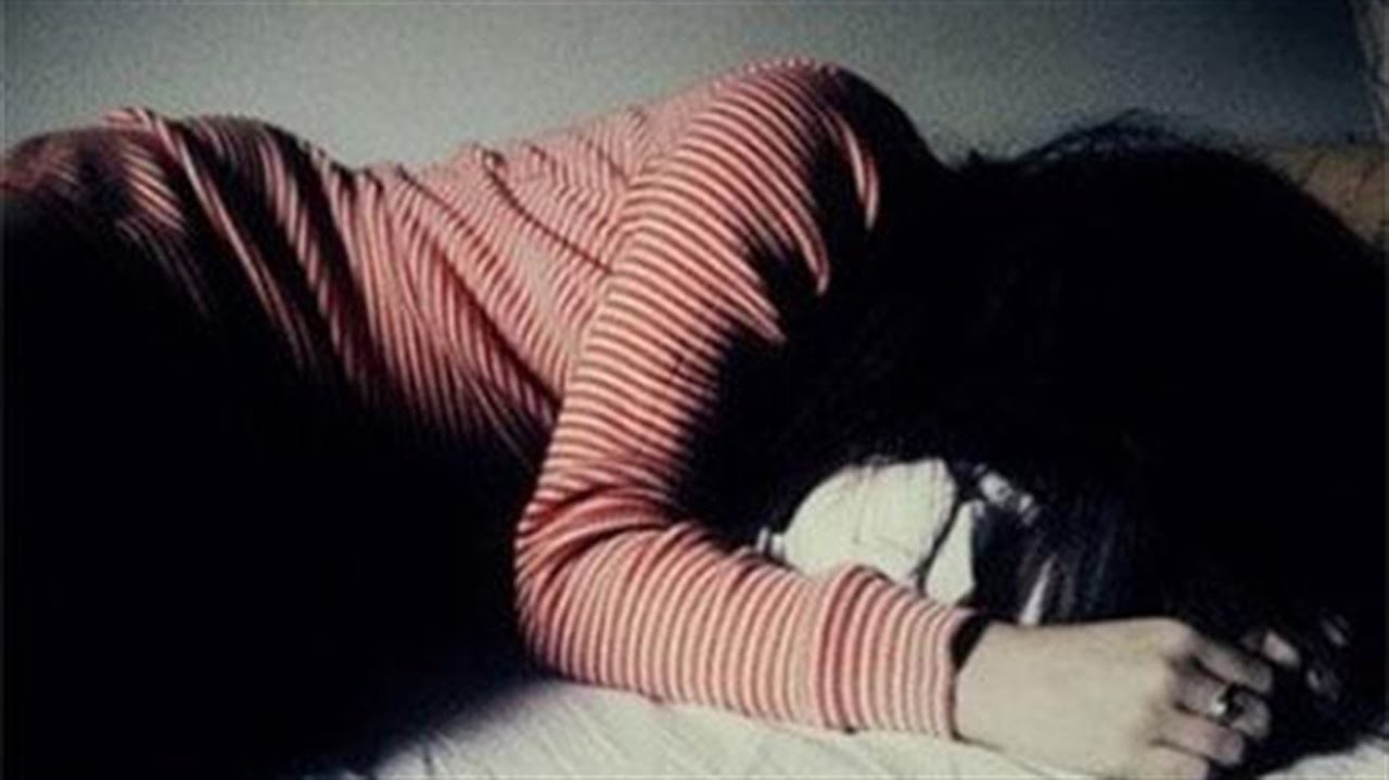 Về phòng trọ phát hiện người yêu bị hiếp dâm, nam thanh niên nhốt yêu râu xanh vào nhà vệ sinh rồi báo công an