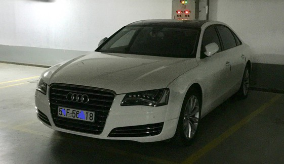 Chuyện tình của hot girl Hồng Trinh với ông trùm đường dây đánh bạc 2.000 tỷ