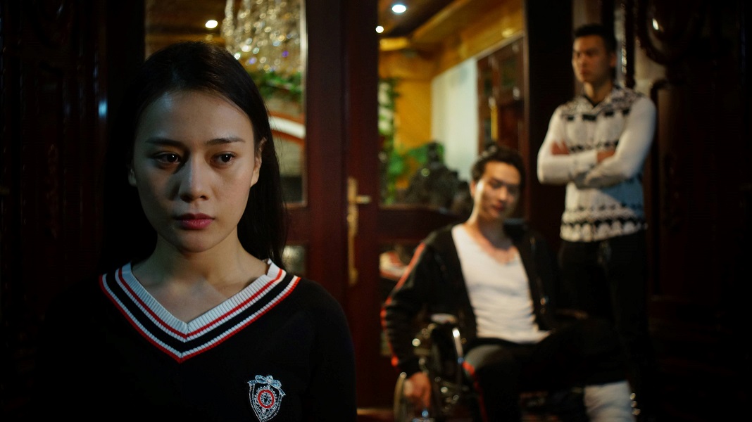 Dàn viễn viên Quỳnh Búp Bê choáng trước việc bộ phim bị ngừng phát sóng khi còn đang quay dở Dàn viễn viên Quỳnh Búp Bê choáng trước việc bộ phim bị ngừng phát sóng khi còn đang quay dở