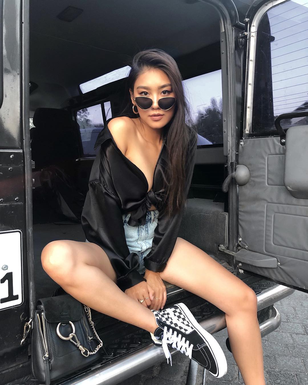 Gương mặt mới nổi của hội con nhà giàu Việt: Giản dị vẫn sexy, sinh ra không ngậm thìa vàng mà trưởng thành trong xa xỉ