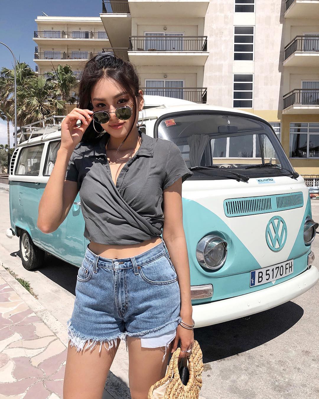 Gương mặt mới nổi của hội con nhà giàu Việt: Giản dị vẫn sexy, sinh ra không ngậm thìa vàng mà trưởng thành trong xa xỉ