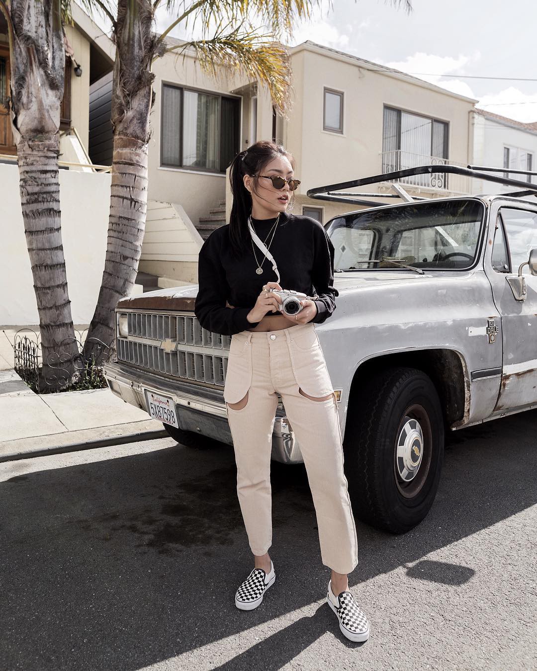 Gương mặt mới nổi của hội con nhà giàu Việt: Giản dị vẫn sexy, sinh ra không ngậm thìa vàng mà trưởng thành trong xa xỉ Gương mặt mới nổi của hội con nhà giàu Việt: Giản dị vẫn sexy, sinh ra không ngậm thìa vàng mà trưởng thành trong xa xỉ