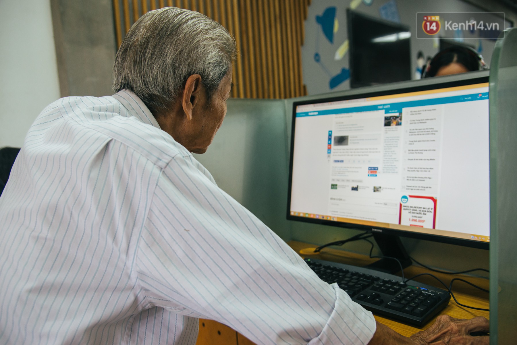 Chuyện ông cụ 77 tuổi ngồi ở thư viện Sài Gòn từ sáng đến tối mịt: Ăn cơm từ thiện, luyện học tiếng Anh