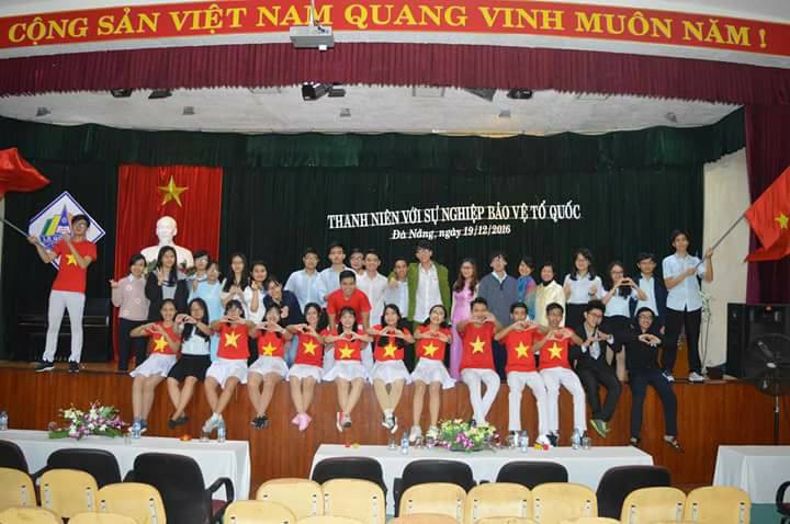 Nam sinh Đà Nẵng thủ khoa kép 2 môn Hóa - Sinh: Mình chỉ học kỹ kiến thức trong sách giáo khoa