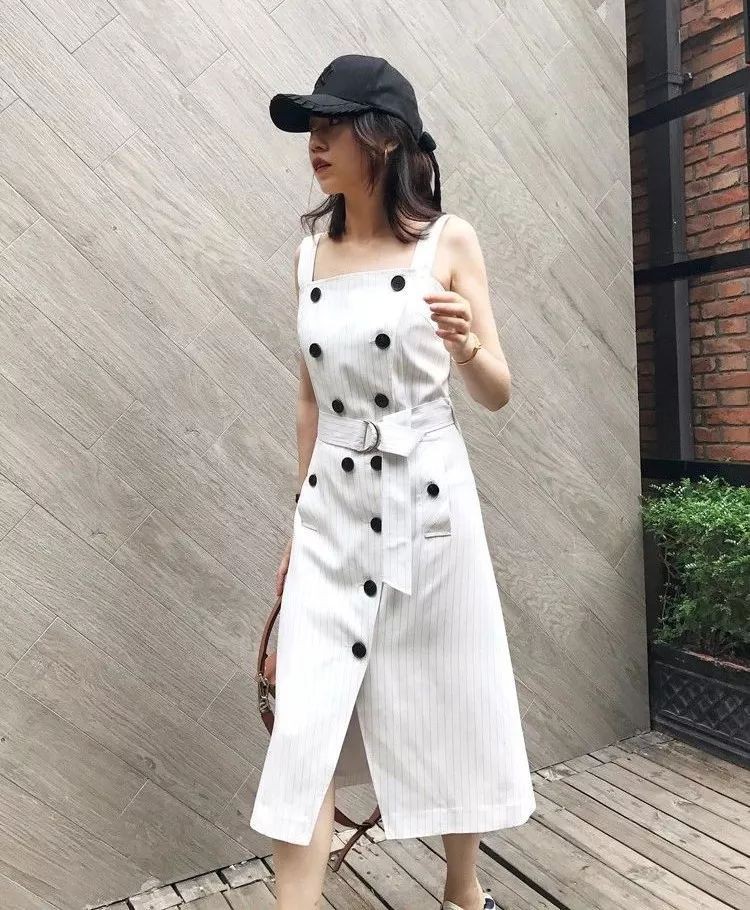Sau cơn sốt váy trắng Zara, loạt váy liền cài khuy trước với đủ kiểu dáng đang đốn tim các nàng