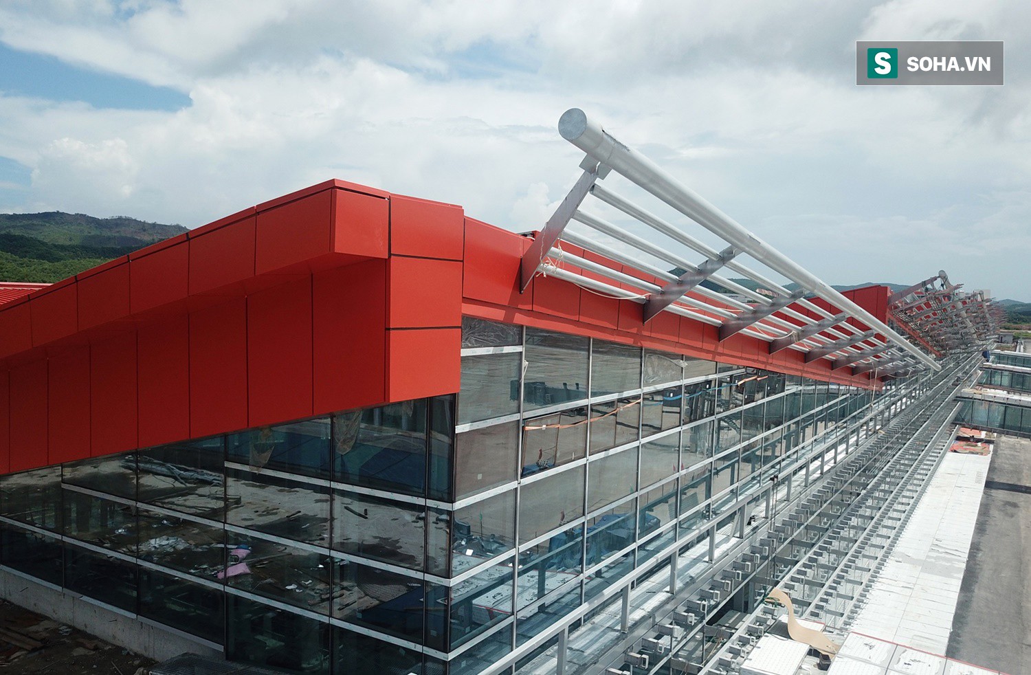 10h sáng nay, chiếc máy bay đầu tiên hạ cánh xuống sân bay Vân Đồn