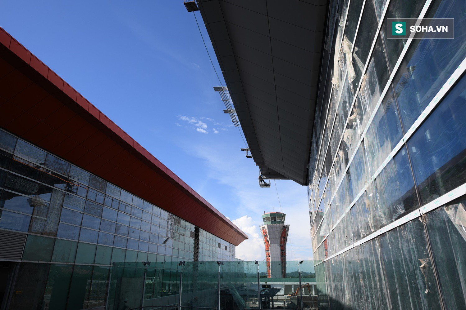 10h sáng nay, chiếc máy bay đầu tiên hạ cánh xuống sân bay Vân Đồn