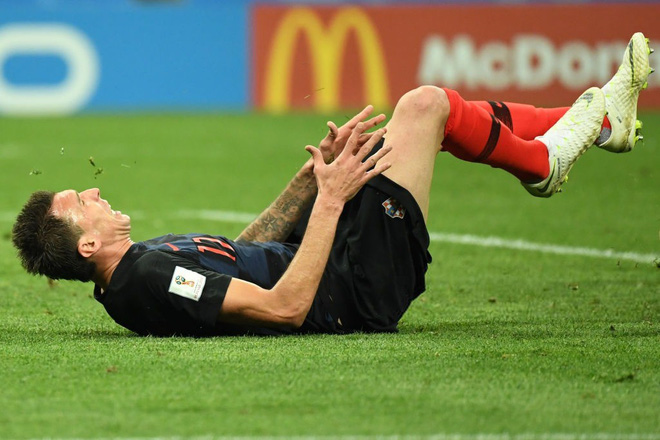 Mandzukic: Hình xăm... sai chính tả trên lưng và chất chiến binh trong từng bước chạy