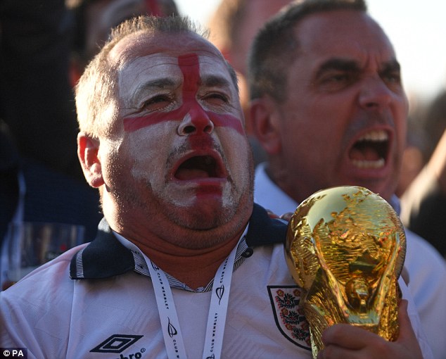 CĐV Anh bật khóc nức nở khi Tam sư thua ngược Croatia