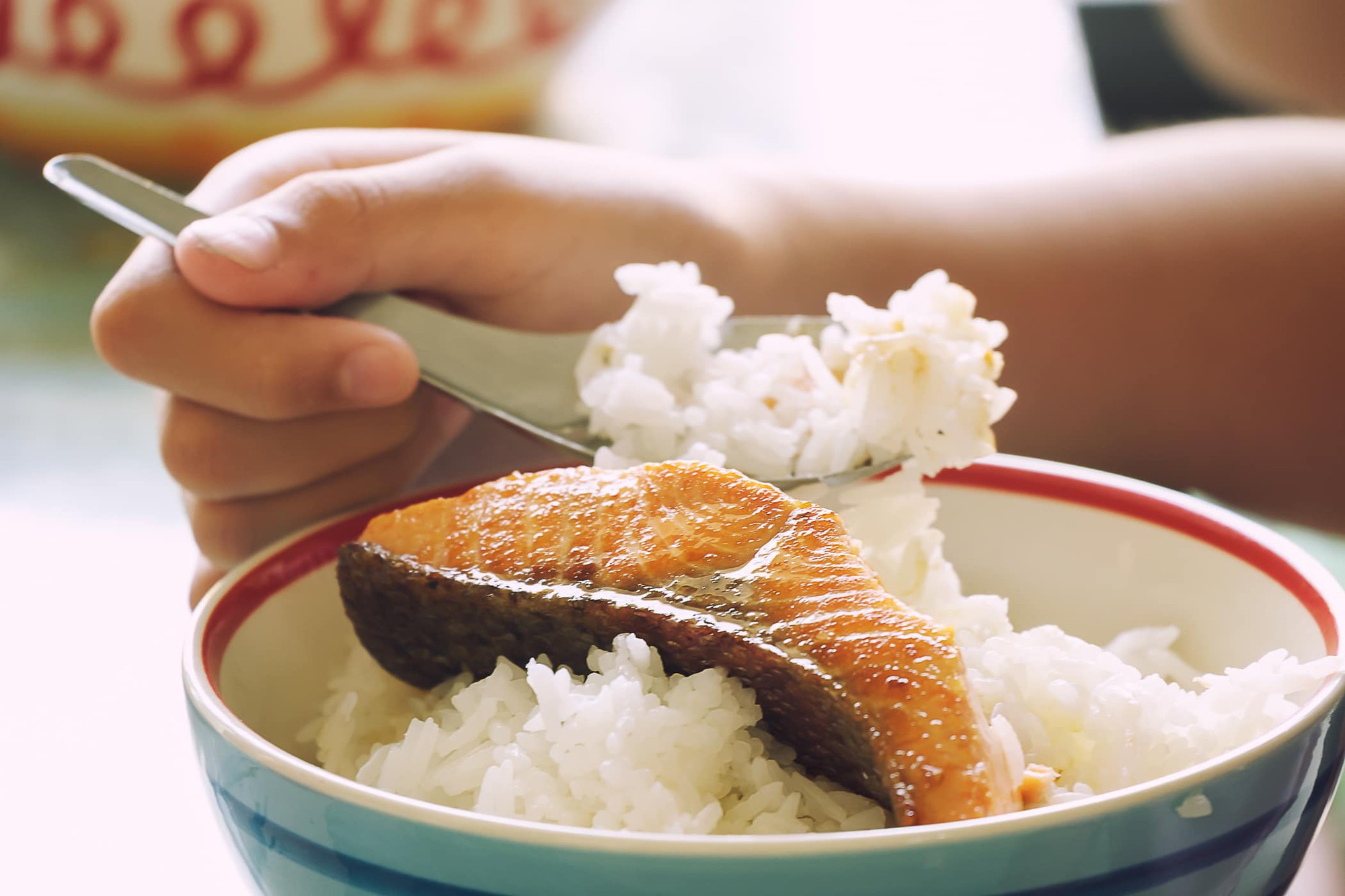 Đây là cách xử lý khi bị hóc xương cá, tránh những hậu quả không mong muốn Đây là cách xử lý khi bị hóc xương cá, tránh những hậu quả không mong muốn