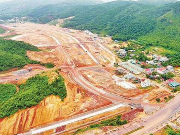 Đất đặc khu đóng băng, giá vẫn cao Đất đặc khu đóng băng, giá vẫn cao