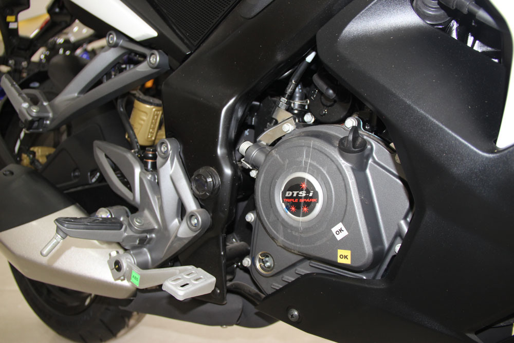 Bajaj Pulsar RS200 2018 - môtô Ấn Độ giá 78 triệu tại Việt Nam Bajaj Pulsar RS200 2018 - môtô Ấn Độ giá 78 triệu tại Việt Nam