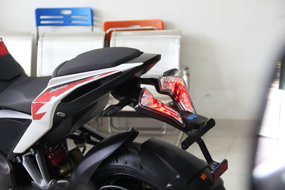 Bajaj Pulsar RS200 2018 - môtô Ấn Độ giá 78 triệu tại Việt Nam Bajaj Pulsar RS200 2018 - môtô Ấn Độ giá 78 triệu tại Việt Nam