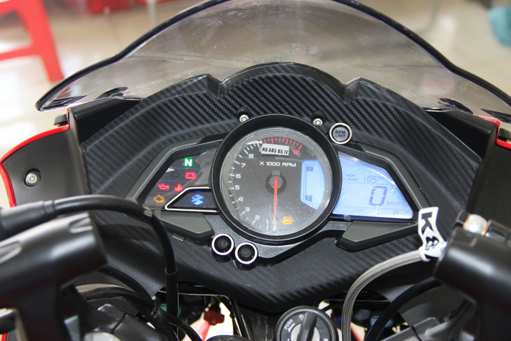 Bajaj Pulsar RS200 2018 - môtô Ấn Độ giá 78 triệu tại Việt Nam Bajaj Pulsar RS200 2018 - môtô Ấn Độ giá 78 triệu tại Việt Nam