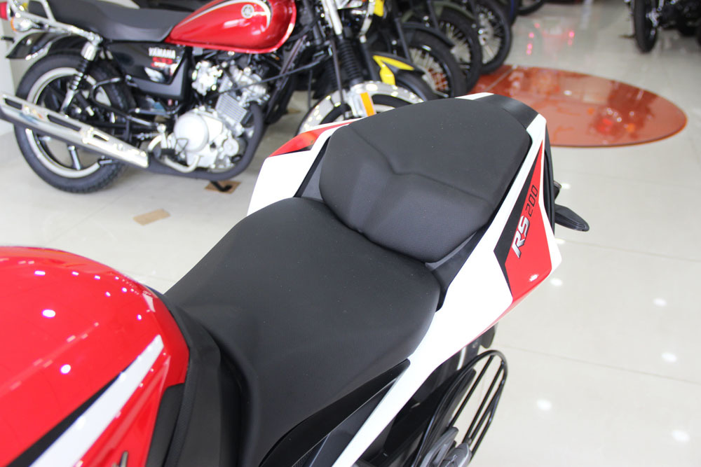 Bajaj Pulsar RS200 2018 - môtô Ấn Độ giá 78 triệu tại Việt Nam Bajaj Pulsar RS200 2018 - môtô Ấn Độ giá 78 triệu tại Việt Nam