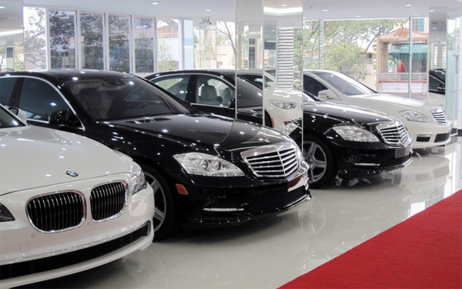 Bất chấp bão giảm giá, sức mua ô tô vẫn giảm mạnh