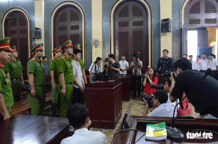 18 tuổi 15 ngày và bản án tử hình