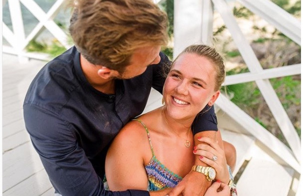 Tình yêu của Harry Kane: Cô gái bên bạn năm 11 tuổi nay đã là vợ Tình yêu của Harry Kane: Cô gái bên bạn năm 11 tuổi nay đã là vợ