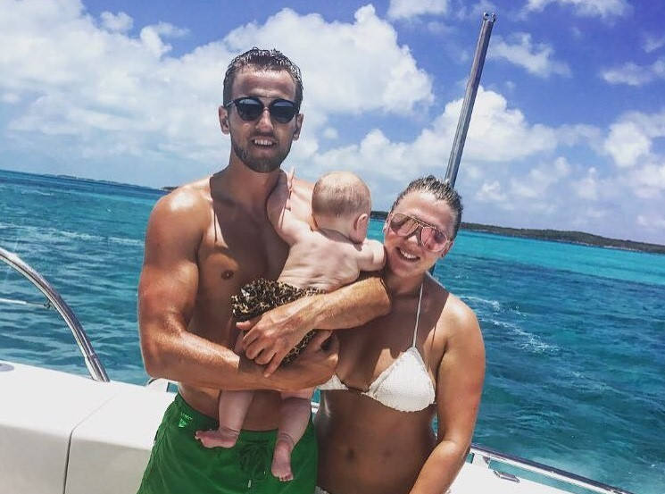 Tình yêu của Harry Kane: Cô gái bên bạn năm 11 tuổi nay đã là vợ Tình yêu của Harry Kane: Cô gái bên bạn năm 11 tuổi nay đã là vợ