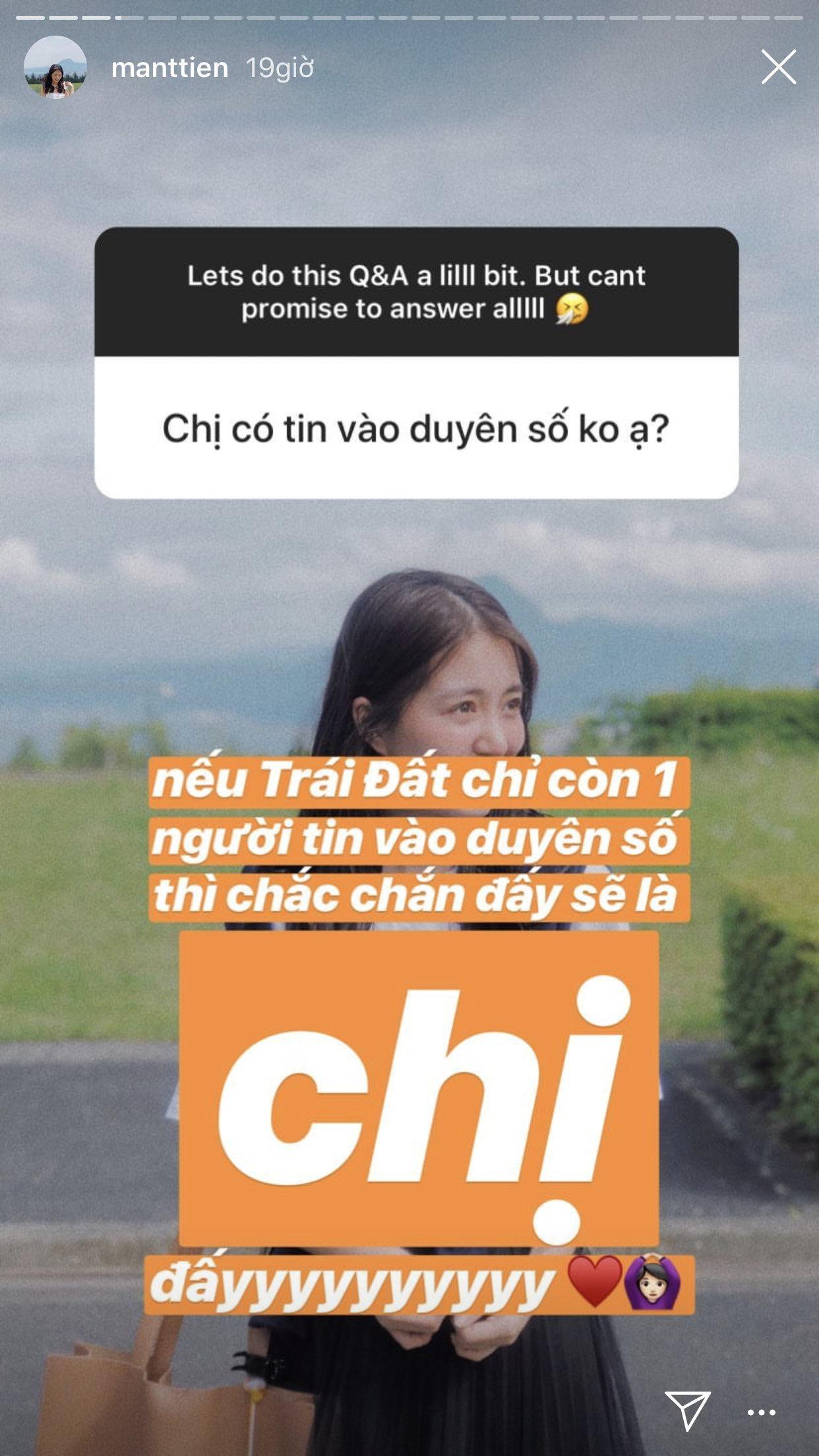 Hot girl chơi trả lời câu hỏi trên Instagram, có những tiết lộ thú vị đến không ngờ! Hot girl chơi trả lời câu hỏi trên Instagram, có những tiết lộ thú vị đến không ngờ!