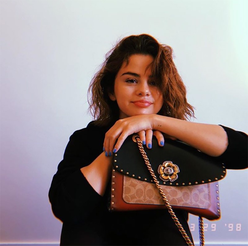 Selena Gomez mắt sưng húp, chúc phúc Justin Bieber và mong điều tốt nhất cho người cũ