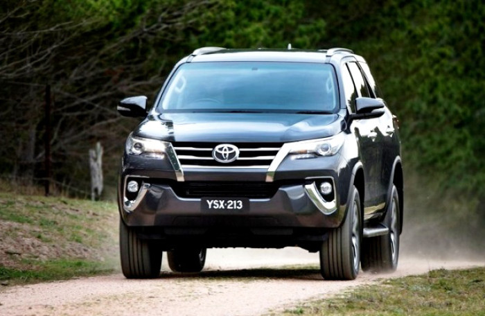 Triệu hồi gấp Toyota Fortuner lỗi đường ống dẫn nhiên liệu
