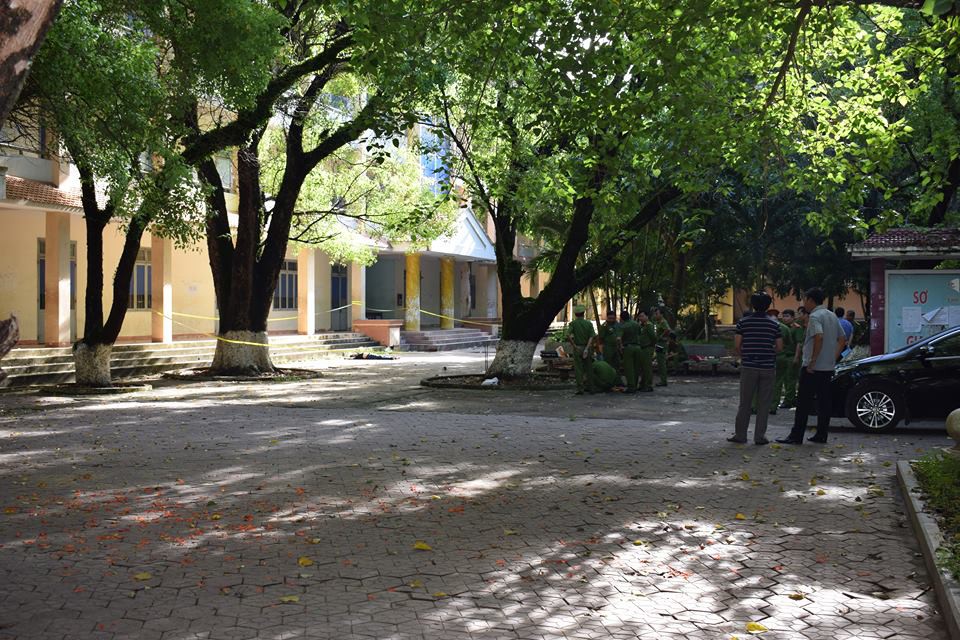 Bế tắc do nợ nần, người đàn ông vào trường học nhảy lầu tự tử