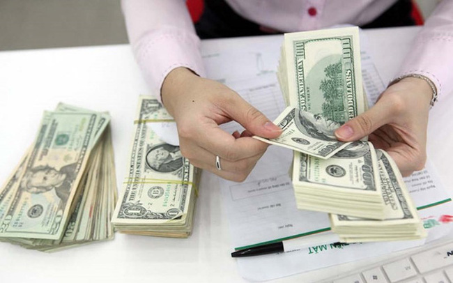 Giá USD chợ đen lập đỉnh mới Giá USD chợ đen lập đỉnh mới