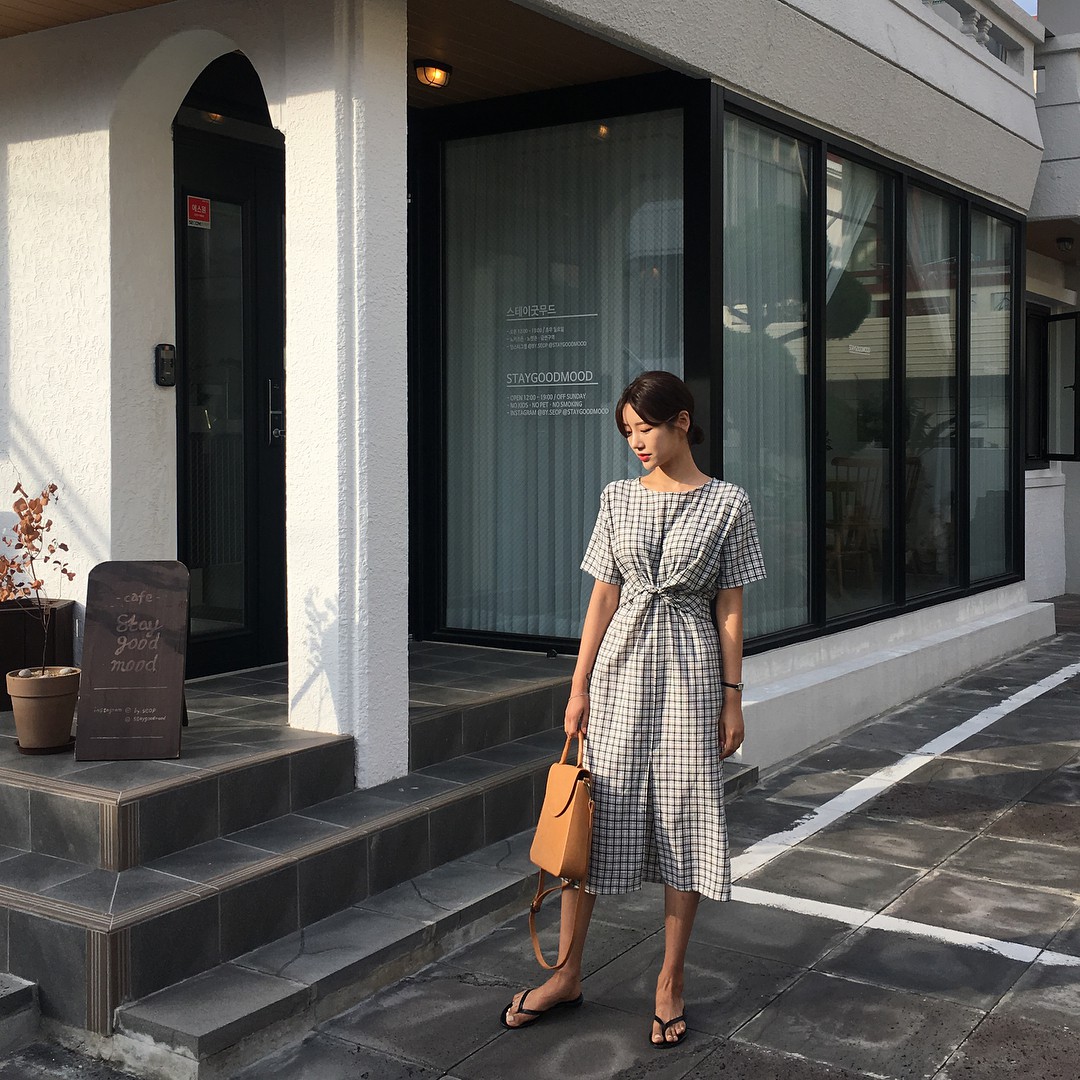 Hè này, có quá nhiều kiểu váy xinh ngây ngất mà bạn sẽ muốn diện bằng hết thì thôi! Hè này, có quá nhiều kiểu váy xinh ngây ngất mà bạn sẽ muốn diện bằng hết thì thôi!