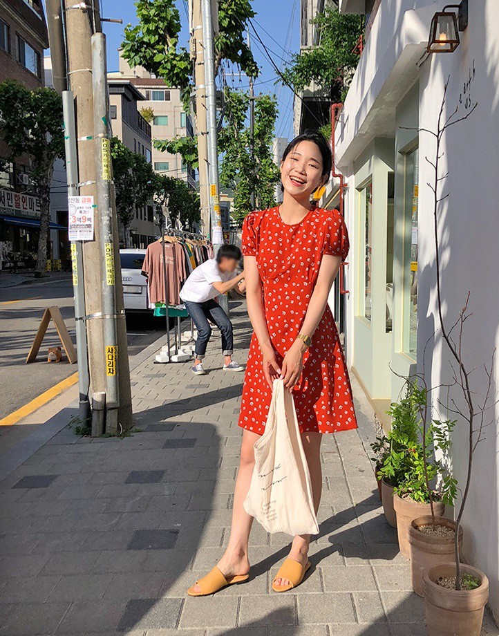 Hè này, có quá nhiều kiểu váy xinh ngây ngất mà bạn sẽ muốn diện bằng hết thì thôi! Hè này, có quá nhiều kiểu váy xinh ngây ngất mà bạn sẽ muốn diện bằng hết thì thôi!