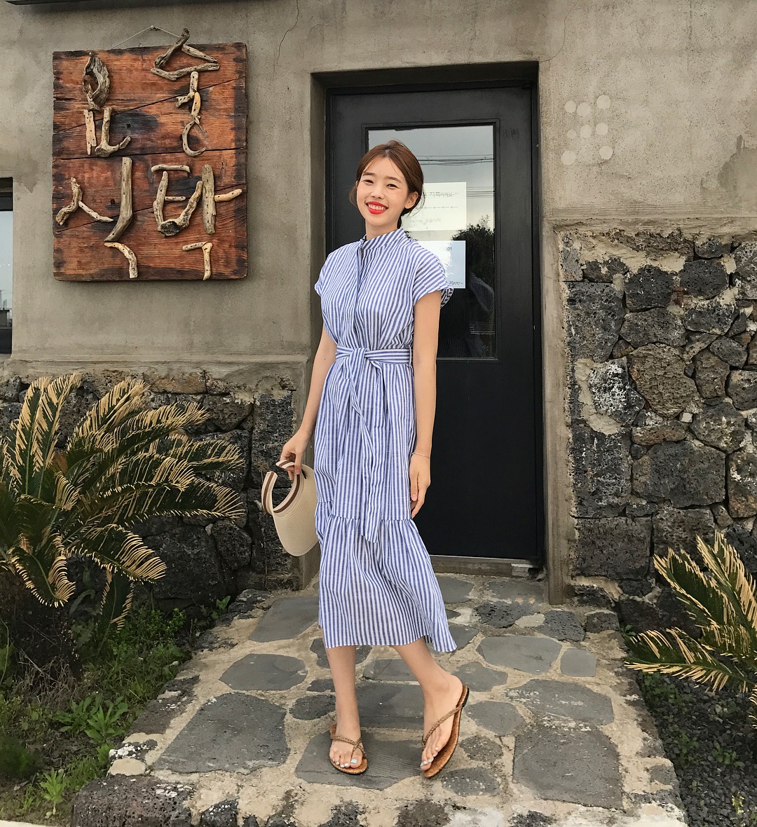 Hè này, có quá nhiều kiểu váy xinh ngây ngất mà bạn sẽ muốn diện bằng hết thì thôi! Hè này, có quá nhiều kiểu váy xinh ngây ngất mà bạn sẽ muốn diện bằng hết thì thôi!