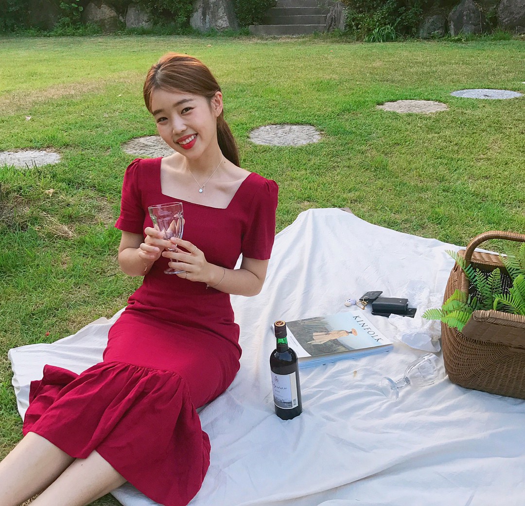 Hè này, có quá nhiều kiểu váy xinh ngây ngất mà bạn sẽ muốn diện bằng hết thì thôi! Hè này, có quá nhiều kiểu váy xinh ngây ngất mà bạn sẽ muốn diện bằng hết thì thôi!