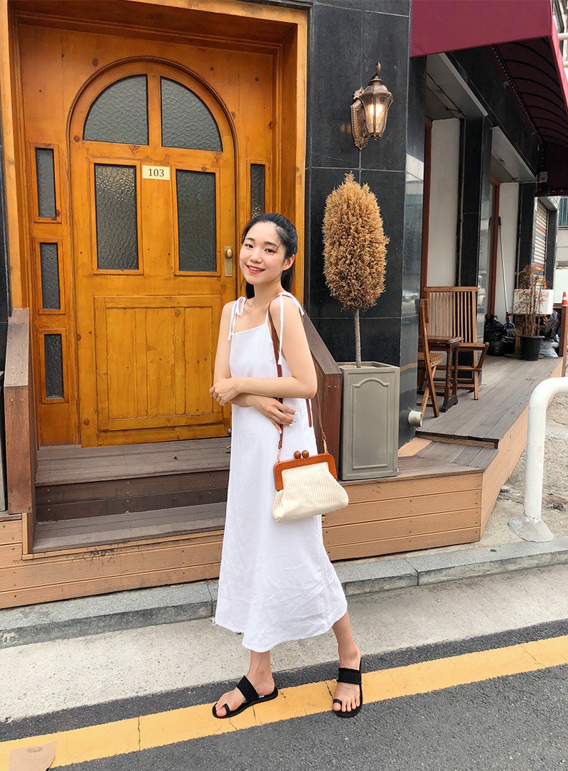 Hè này, có quá nhiều kiểu váy xinh ngây ngất mà bạn sẽ muốn diện bằng hết thì thôi! Hè này, có quá nhiều kiểu váy xinh ngây ngất mà bạn sẽ muốn diện bằng hết thì thôi!