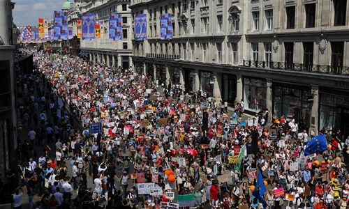 Hàng chục nghìn người biểu tình chống Trump tại Anh